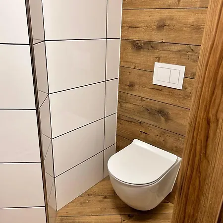 Bialy Dom - Do Wynajecia Bed & Breakfast 3*